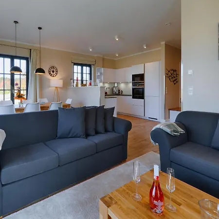 Reetland am Meer - Luxus Reetdachvilla mit 3 Schlafzimmern, Sauna und Kamin F18 Dranske Exterior foto