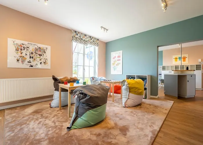 Reetland am Meer - Luxus Reetdachvilla mit 3 Schlafzimmern, Sauna und Kamin F18