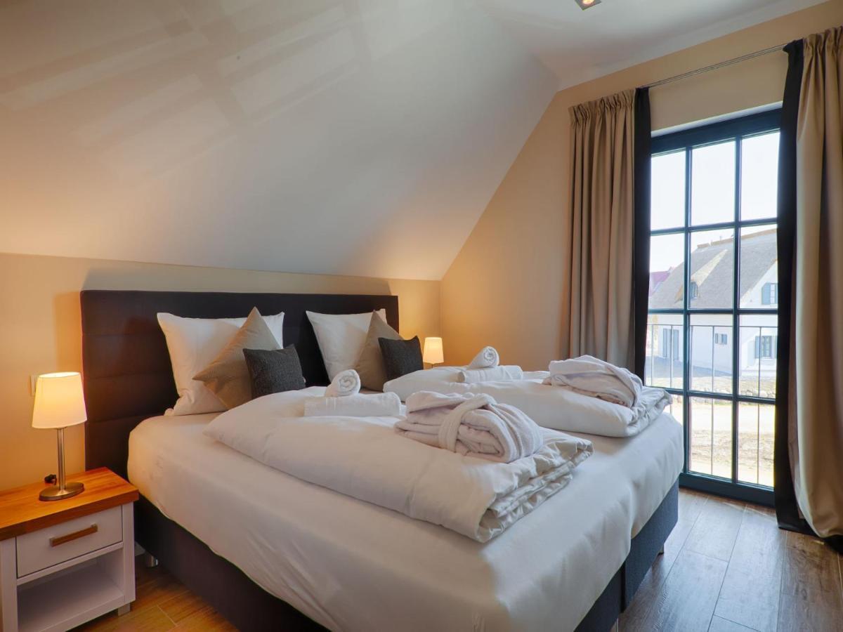 Ferienhaus Reetland Am - Luxus Reetdachvilla Mit 3 Schlafzimmern, Sauna Und Kamin F18