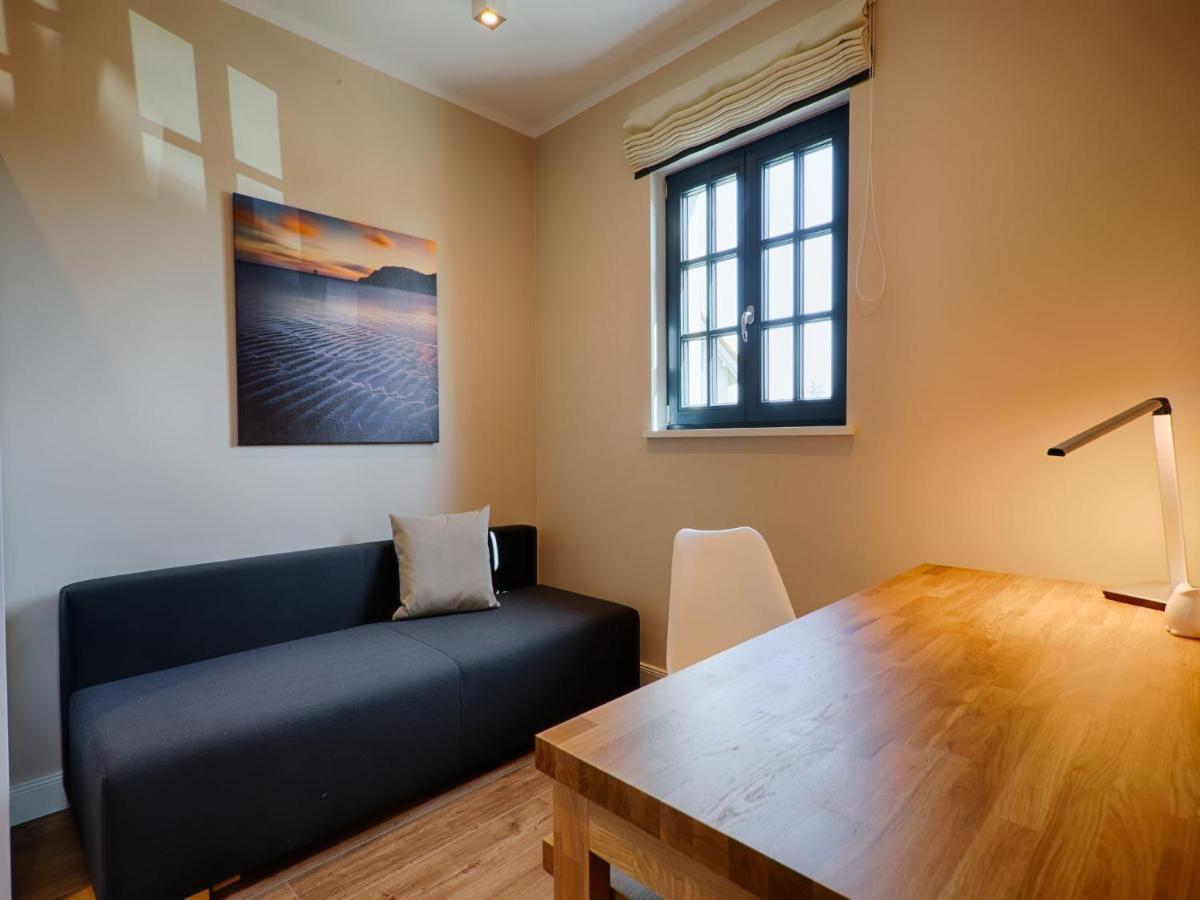 Ferienhaus Reetland Am - Luxus Reetdachvilla Mit 3 Schlafzimmern, Sauna Und Kamin F18 Dranske
