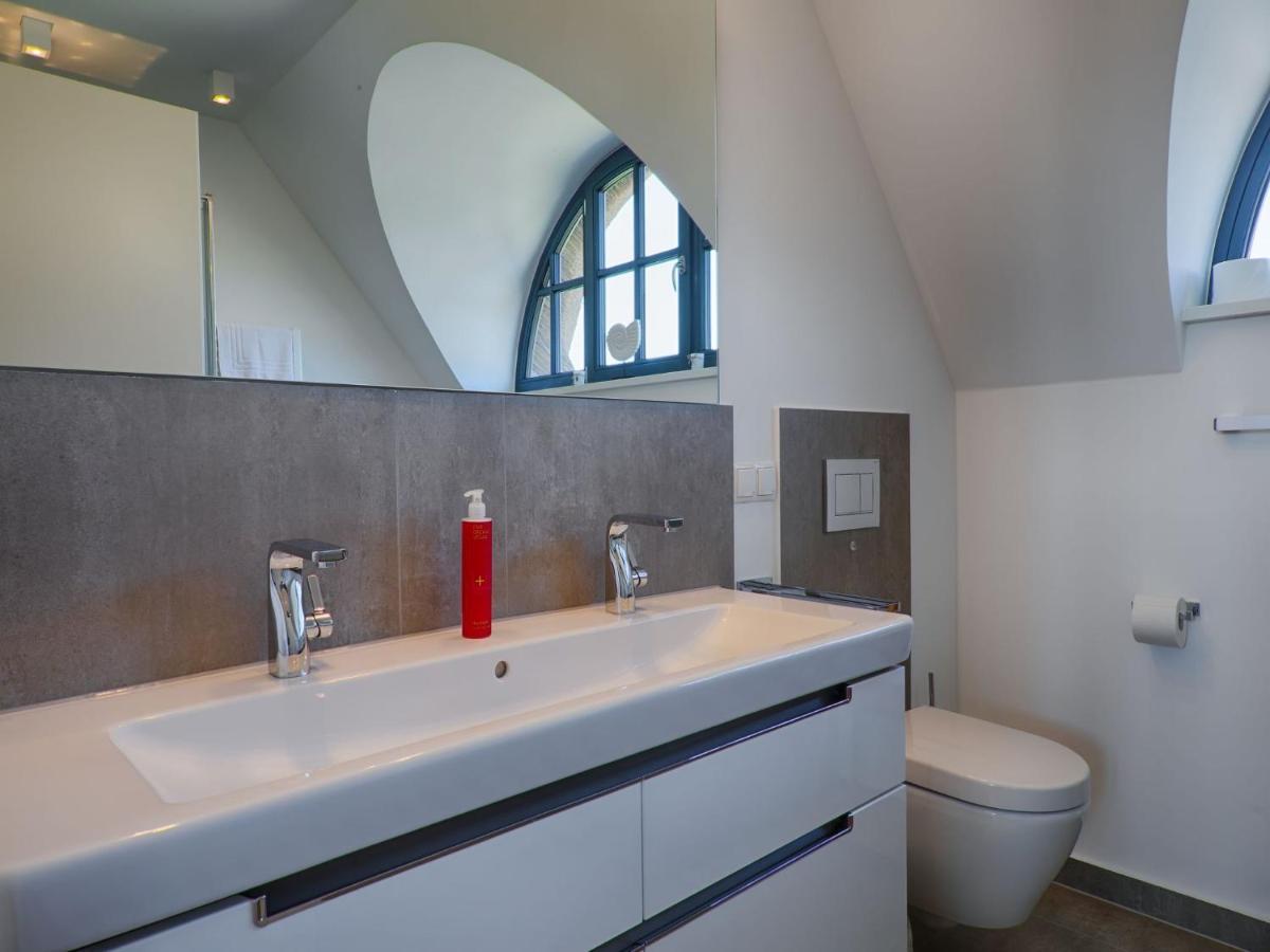 Reetland Am - Luxus Reetdachvilla Mit 3 Schlafzimmern, Sauna Und Kamin F18 Ferienhaus Dranske