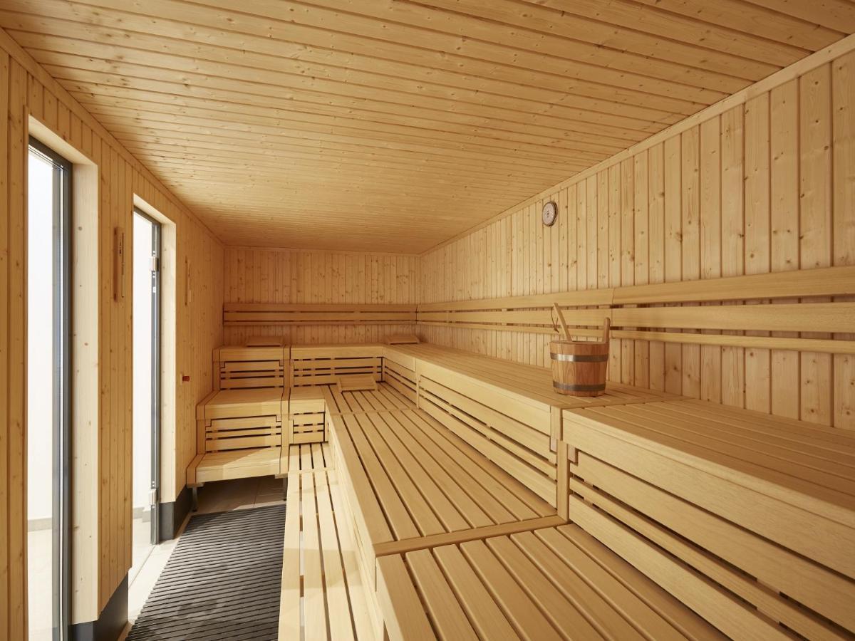 Ferienhaus Reetland Am - Luxus Reetdachvilla Mit 3 Schlafzimmern, Sauna Und Kamin F18 Dranske
